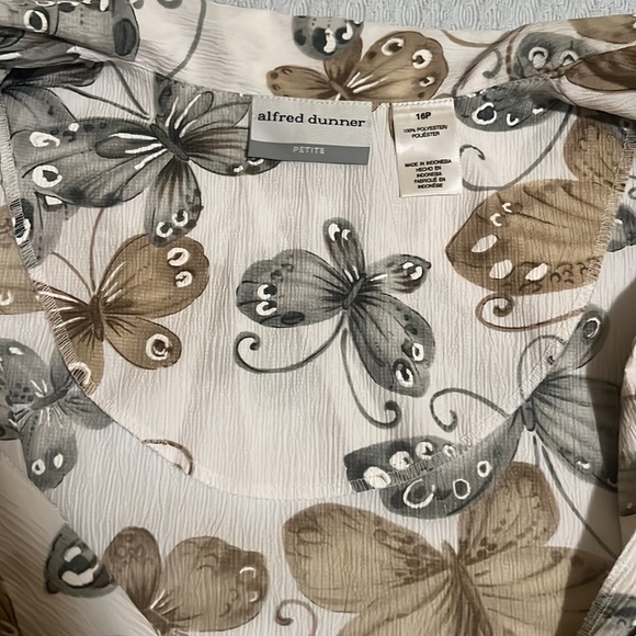 Alfred dunner butterfly short sleeve button down shirt - Picture 6 of 6